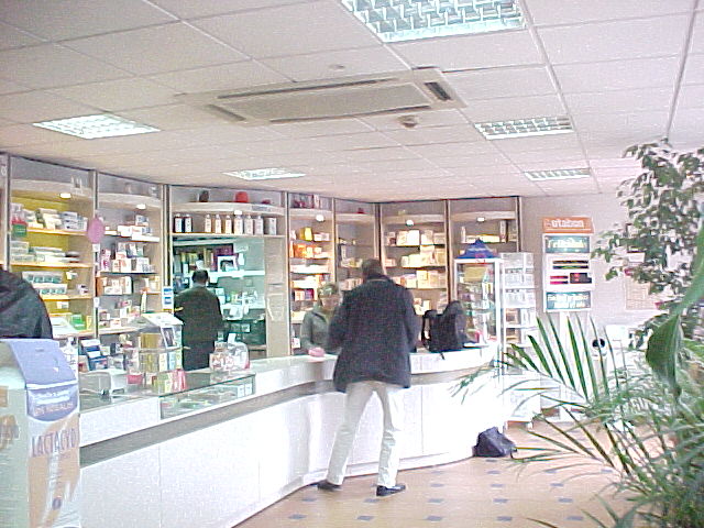 377-05 farmacia nueva andalucia 2